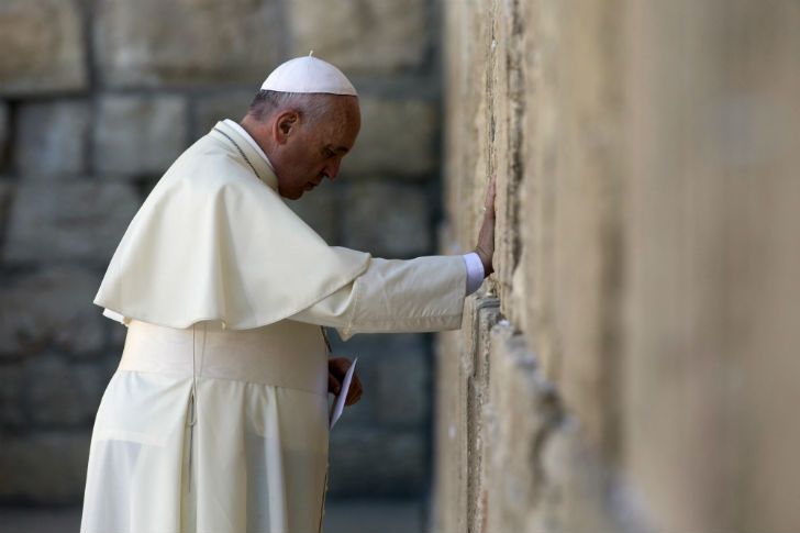 el-papa-francisco-frente-al-muro-de-los-lamentos-0526-g1
