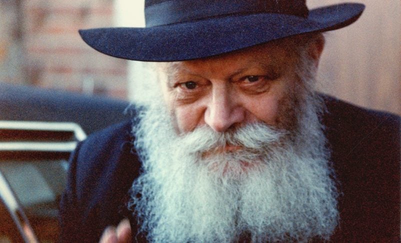 Radio Jai -El presidente Biden firmó una orden ejecutiva en homenaje al Rebe de Lubavitch