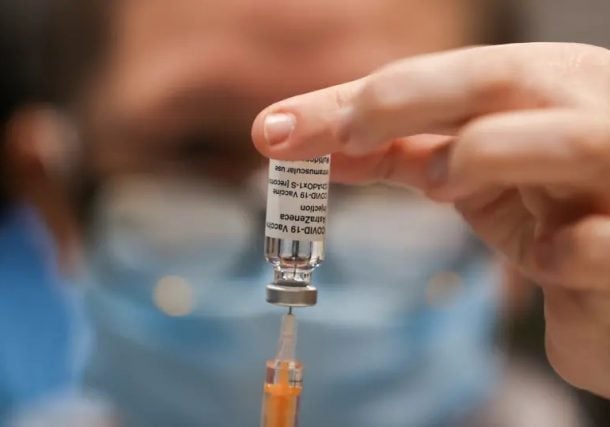 combinaran las vacunas de oxford y pfizer