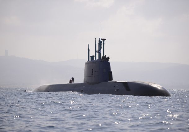 Incendio en un submarino de la Armada por error humano