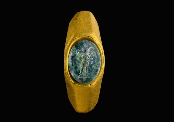 Anillo de oro