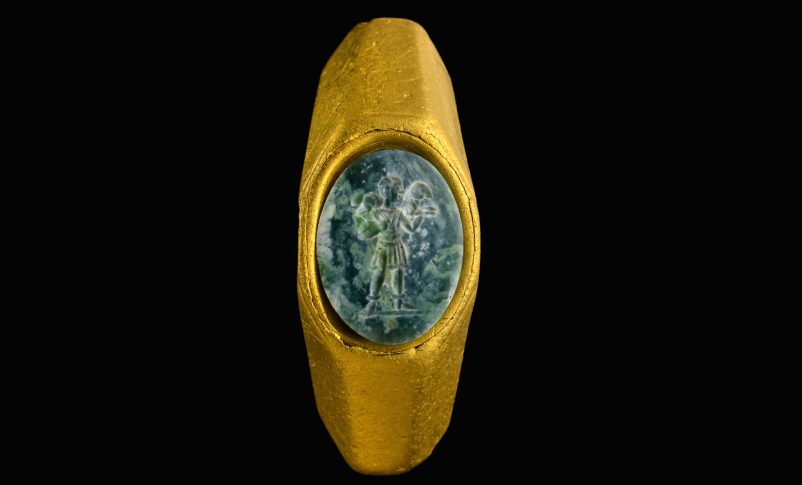 Anillo de oro