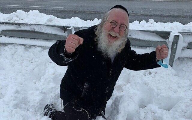 Rabino israelí se refugia de tormenta de nieve en mezquita turca