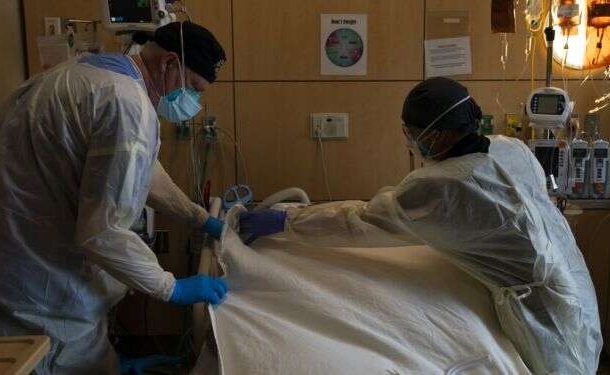 La tasa de mortalidad de COVID aumenta un 40% en medio de la ola de Omicron