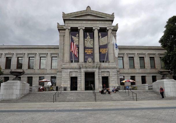 La fachada de Huntington Ave. del Museo de Bellas Artes de Boston el 12 de marzo de 2020. (David L. Ryan/The Boston Globe vía Getty Images)