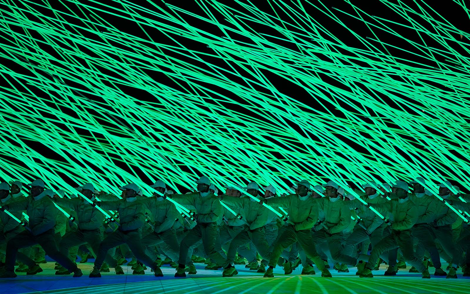 Los bailarines actúan durante el espectáculo previo a la ceremonia de apertura de los Juegos Olímpicos de Invierno de 2022 en Beijing, el 4 de febrero de 2022. (AP Photo/Jae C. Hong)