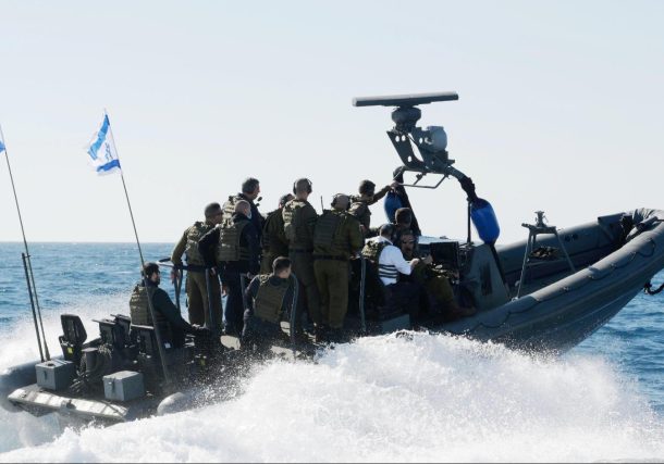 Bennett visita las bases navales de Atlit y Haifa