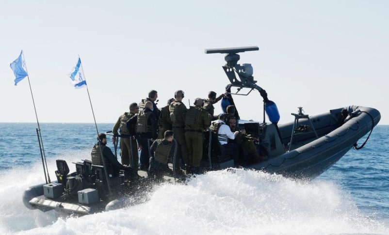 Bennett visita las bases navales de Atlit y Haifa