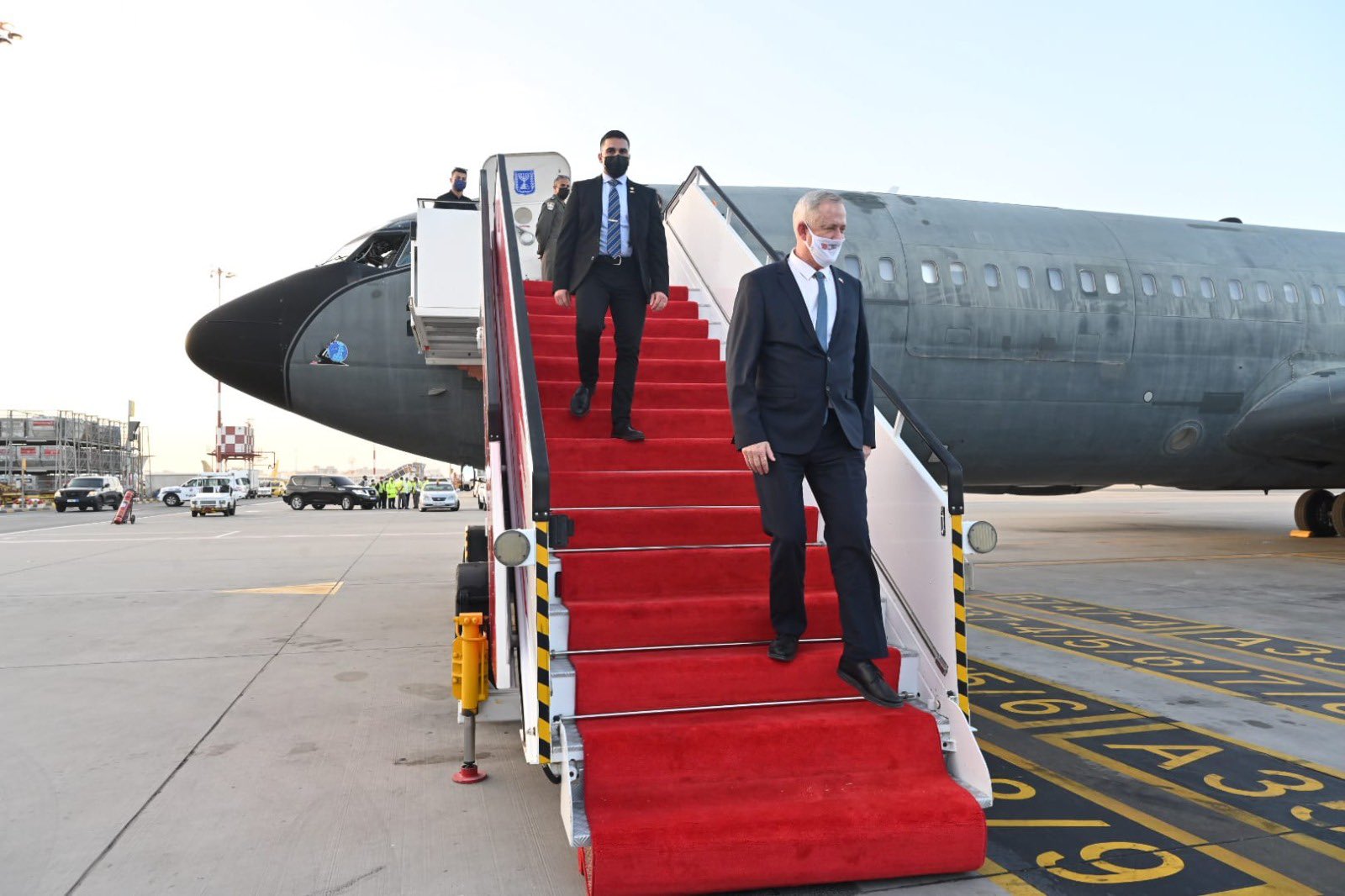 Ministro de Defensa Benny Gantz aterrizando en Manama, Bahrein, el 2 de febrero de 2022 