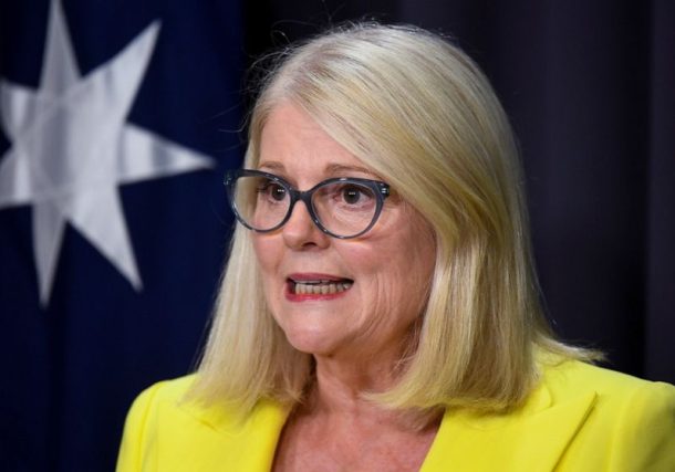 La ministra del Interior de Australia, Karen Andrews, habla durante una conferencia de prensa en la Casa del Parlamento en Canberra, el jueves 17 de febrero de 2022. Australia dijo que había agregado el grupo extremista de extrema derecha con sede en EE. UU. Orden Nacional Socialista y planeaba agregar la totalidad del El grupo palestino Hamas a su lista de organizaciones terroristas proscritas a medida que aumenta la preocupación por los niños radicalizados. (Lukas Coch/AAP Imagen vía AP)