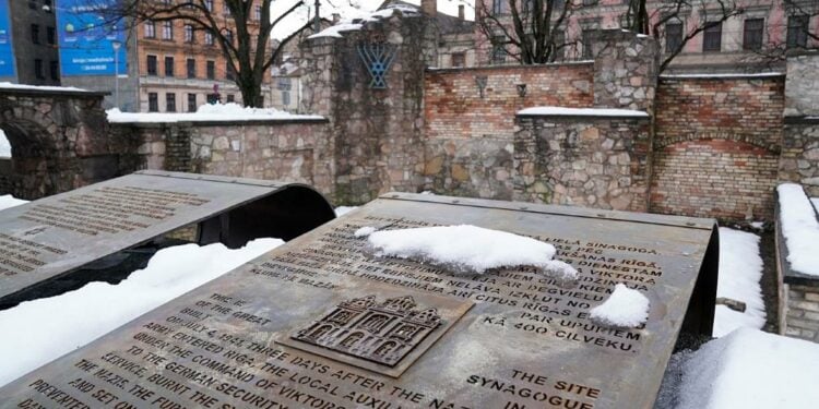 Letonia aprueba la tan esperada ley de restitución del Holocausto