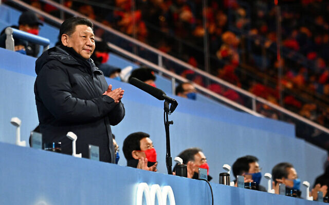 El presidente de China, Xi Jinping, declara abiertos los Juegos durante la ceremonia inaugural de los Juegos Olímpicos de Invierno de 2022, el viernes 4 de febrero de 2022 en Beijing. (Anthony Wallace/Foto de la piscina vía AP)