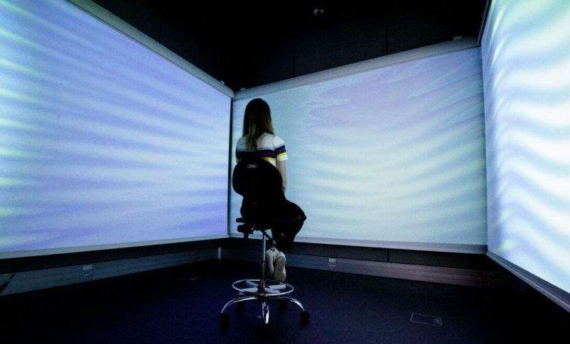 Ya es posible ver sonidos en la sala multisensorial del Instituto Baruch Ivcher para el Cerebro, Cognición y Tecnología de la Universidad Reichman. Foto cortesía del Centro de Innovación de la Universidad Reichman