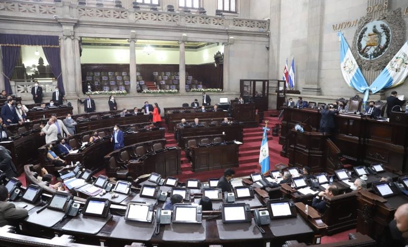 Guatemala endurece las penas de cárcel por aborto