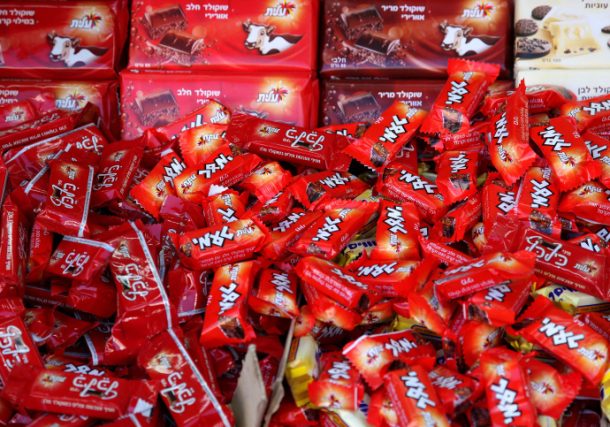 Ilustrativo: chocolates Elite producidos por Strauss Group Ltd. (Moshe Shai/Flash90)