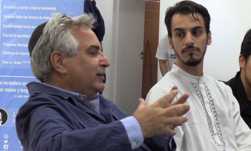 El director de Radio Jai fue invitado a compartir el Iftar de la comunidad Ahmadía