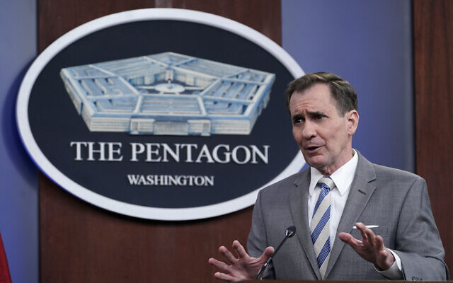 El portavoz del Pentágono, John Kirby, habla durante una sesión informativa en el Pentágono en Washington, el 11 de abril de 2022. (Foto AP/Susan Walsh)