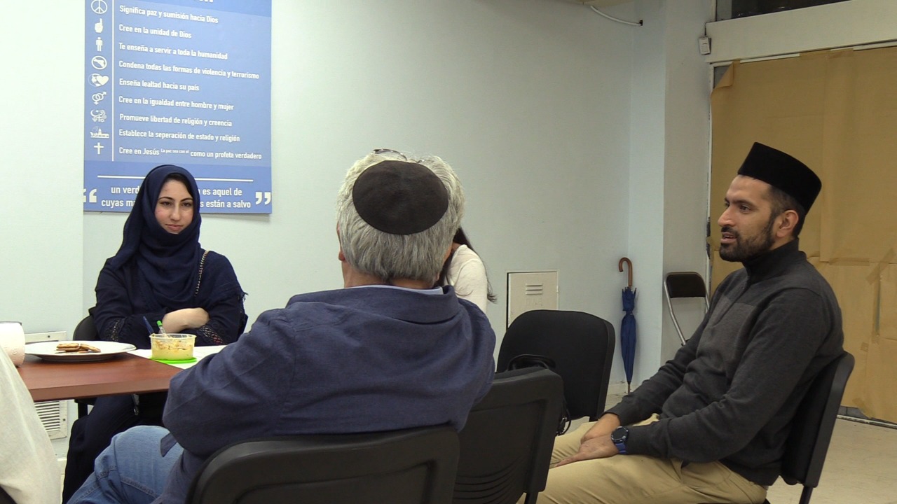 El director de Radio Jai fue invitado a compartir el Iftar de la comunidad Ahmadía