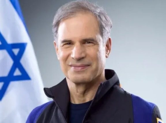 El presidente Herzog se comunica con el astronauta israelí Eytan Stibbe a bordo de la Estación Espacial Internacional