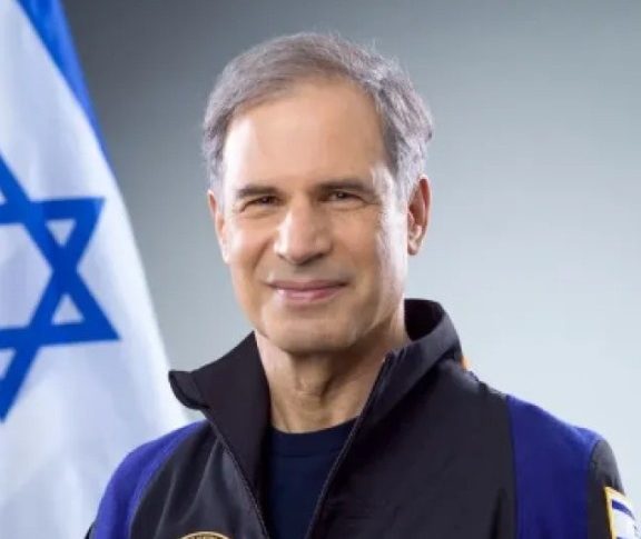 El presidente Herzog se comunica con el astronauta israelí Eytan Stibbe a bordo de la Estación Espacial Internacional