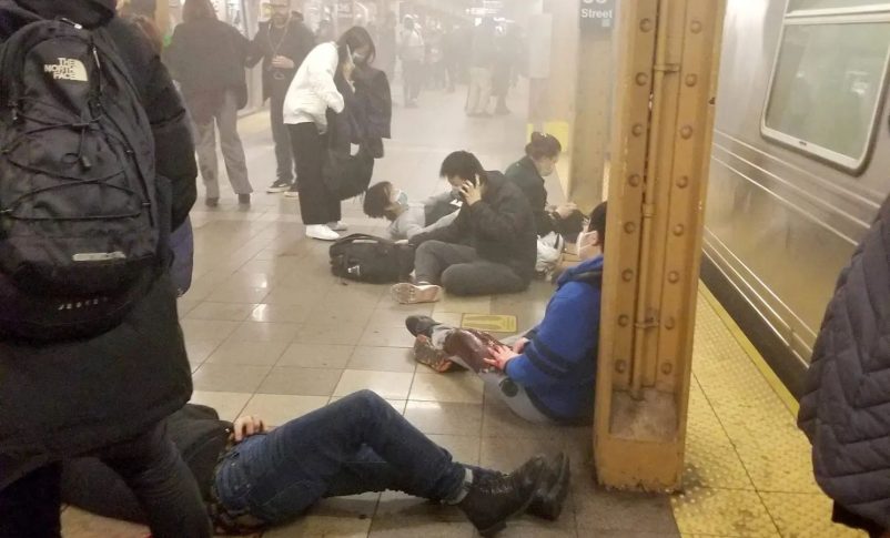Tiroteo en una estación de metro en New York deja varios heridos