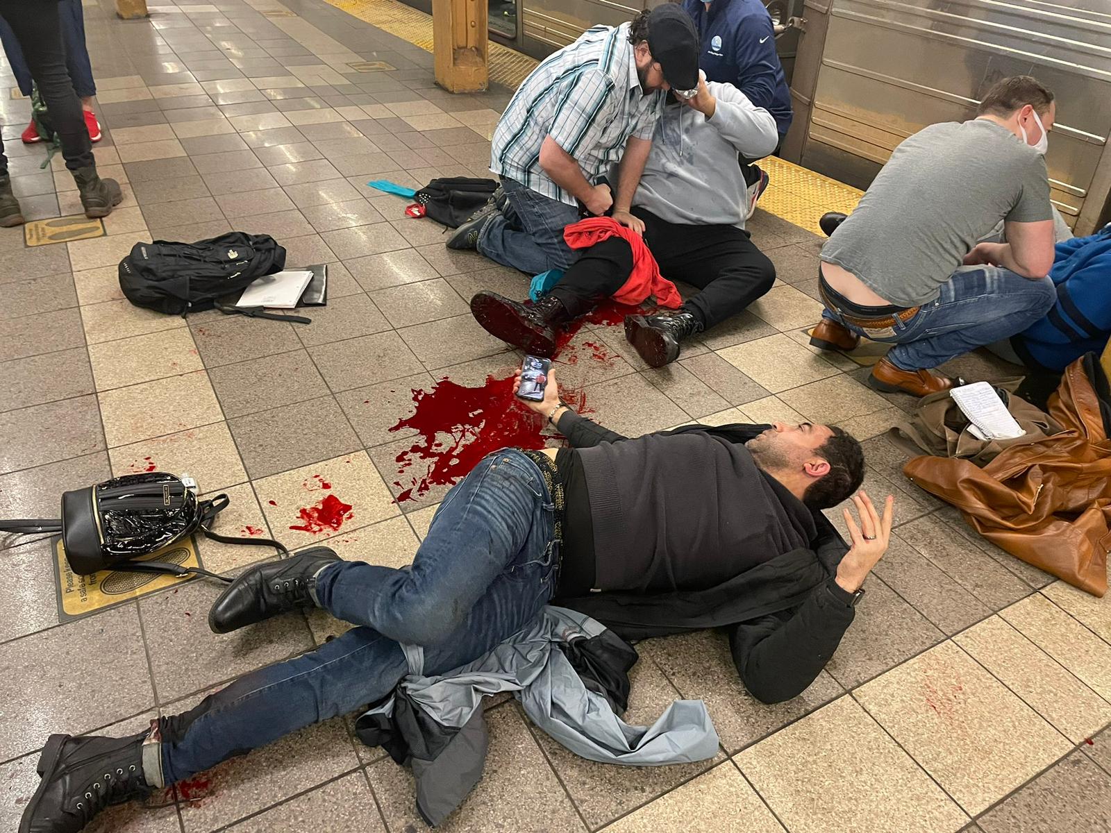 Tiroteo en una estación de metro en New York deja varios heridos