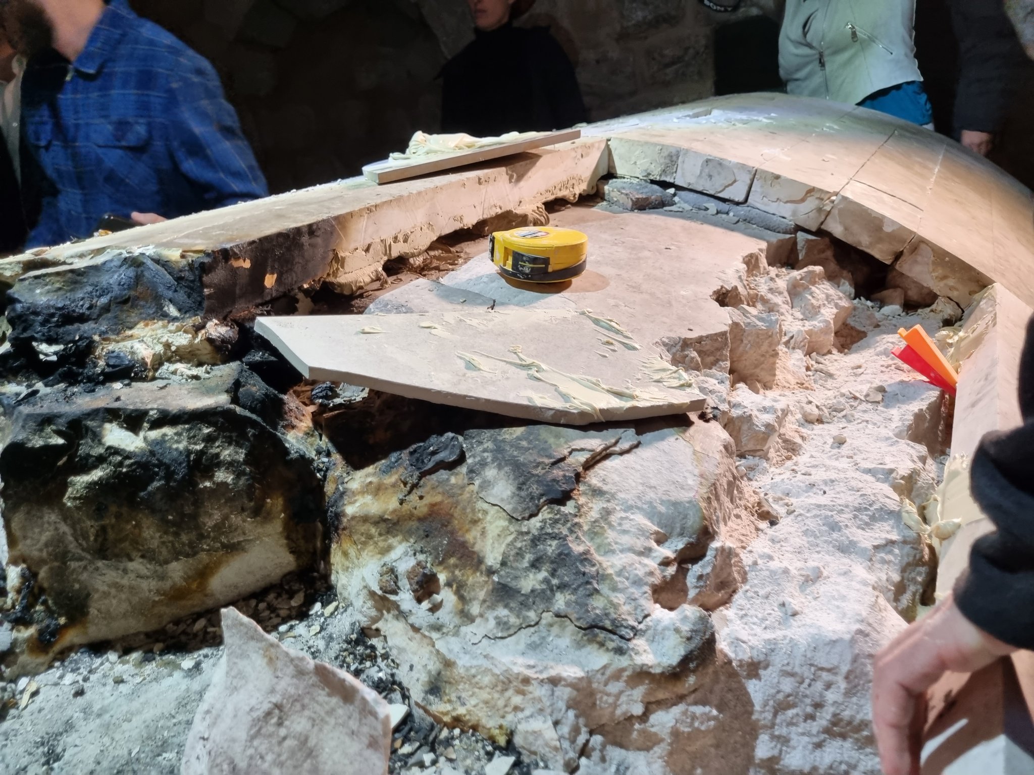 Los palestinos destrozaron y quemaron la tumba de Yosef