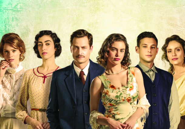 Celebridades de la televisión israelí como Michael Aloni de Shtisel, al centro, y Luna Mansour de Fauda, ​​a la derecha, protagonizan 'La reina de la belleza de Jerusalén'. ' (Osnat Rom)