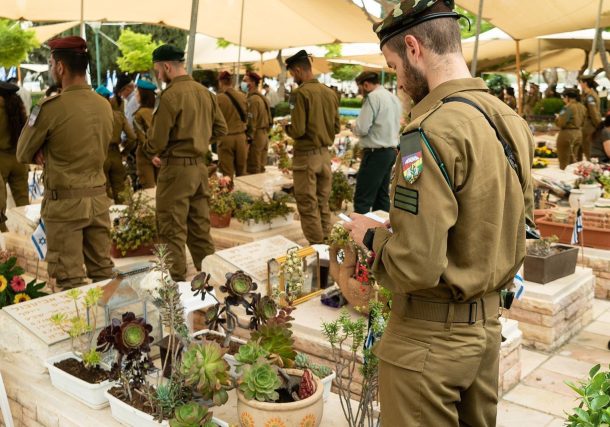 Las FDI HOMENAJEAN A SUS SOLDADOS CAÍDOS