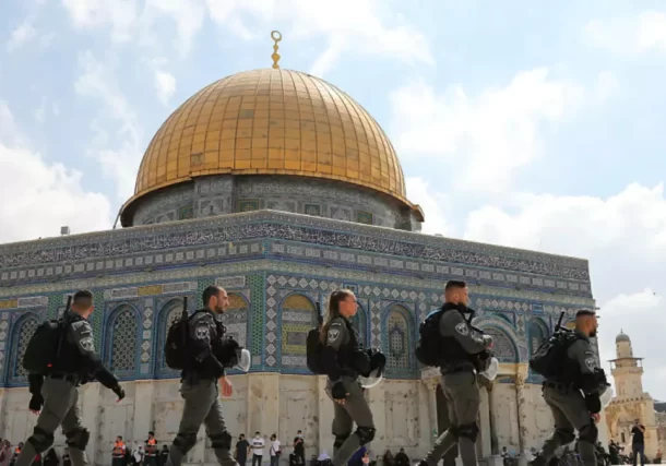 Patrulla de la Policía Fronteriza cerca del Monte del Templo en Jerusalén el 15 de abril de 2022 | Foto de archivo: AP/Mahmoud Illean