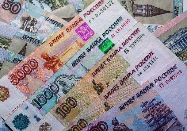 El rublo alcanza el máximo de 5 años mientras los compradores de gas se doblegan a la voluntad de Putin