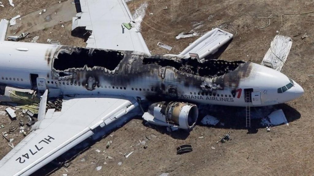 Una foto del vuelo 214 de Asiana Airlines, una de las varias fotos del accidente aéreo enviadas a los pasajeros en un vuelo de Israel a Turquía que quedó en tierra el 10 de mayo de 2022 (Autoridad de Aeropuertos de Israel)