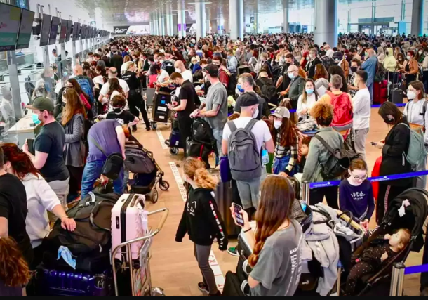 Radio Jai -El caos en el aeropuerto Ben Gurión parece empeorar a medida que las filas salen de la terminal