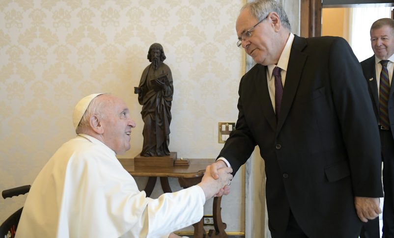 Radio Jai - El histórico encuentro entre el presidente de Yad Vashem, Dani Dayan y Su Santidad el Papa Francisco en el Vaticano