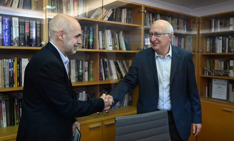 Radio Jai -Este domingo el Jefe de Gobierno porteño inició una gira por Israel. En la foto, con Manuel Trajtenberg, ex jefe del Consejo Económico Nacional de Israel