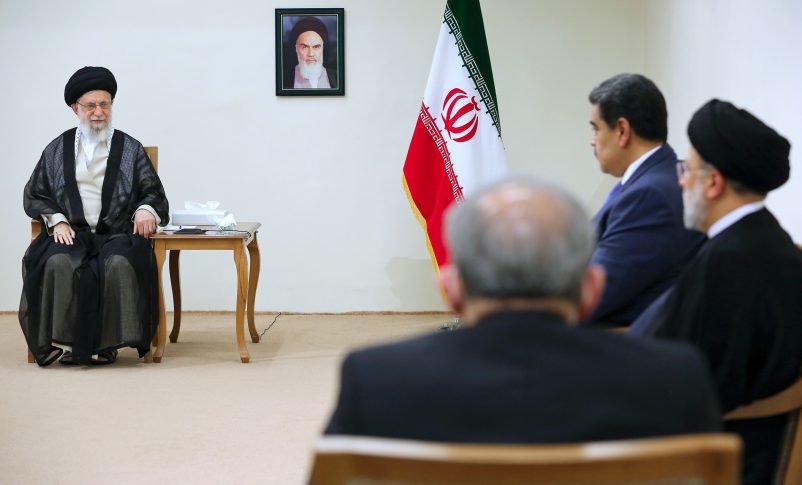 Radio Jai - Nicolás Maduro en Irán con el ayatolá Jamenei