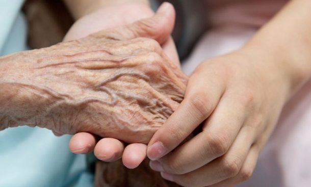Radio Jai -Científicos israelíes descubren cómo hacer que la piel humana de edad avanzada vuelva a ser joven