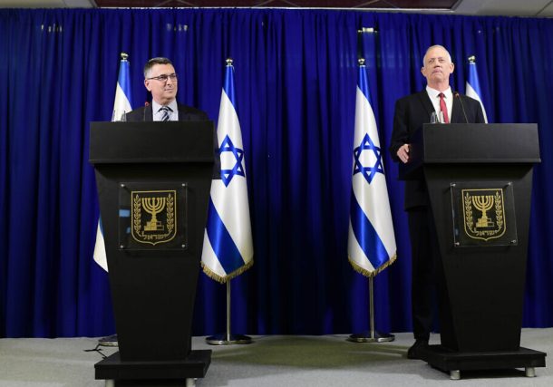 Radio Jai -El ministro de Justicia, Gideon Saar, y el ministro de Defensa, Benny Gantz