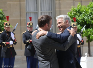 Radio Jai -Lapid en su primer viaje internacional:"Usted tenía razón entonces, y tiene más razón hoy"