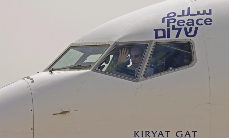 Radio Jai -Arabia Saudita abre espacio aéreo a vuelos israelíes antes de la visita de Biden