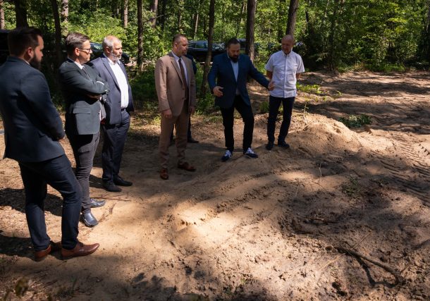 Radio Jai -Hallan en Polonia dos fosas con restos de 8.000 víctimas de los nazis