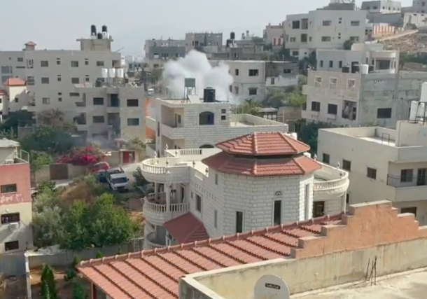 Radio Jai -Las FDI ingresaron al área de la ciudad de Nablus a rescatar a ciudadanos israelíes y estalló el tiroteo entre Palestinos y las FDI