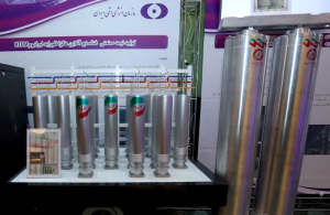 Radio Jai -Varias centrífugas iraníes de nueva generación se exhiben durante el Día Nacional de la Energía Nuclear de Irán en Teherán, Irán, el 10 de abril de 2021