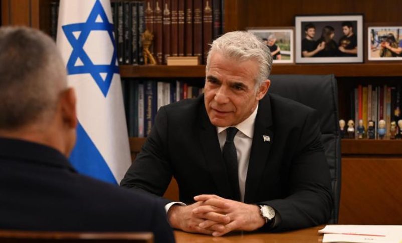 Radio Jai - En la ceremonia de la agencia atómica, Lapid dice que las 'otras capacidades' de Israel lo mantienen a salvo