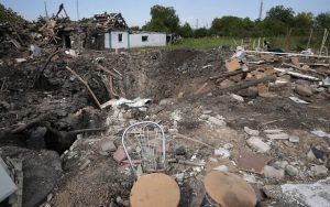 Radio Jai -Se ven casas destruidas después de un ataque ruso en el pueblo de Chaplyne, Ucrania, el 25 de agosto de 2022.