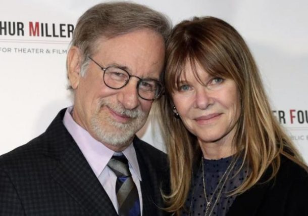 El director Steven Spielberg y su esposa, la actriz Kate Capshaw, en un acto de la Fundación Arthur Miller en la ciudad de Nueva York el 22 de octubre del 2018 JASON SZENES / GTRES