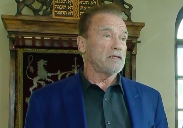 Radio Jai -“Yo era hijo de un hombre que luchó en la guerra nazi y fue soldado”, dijo Arnold Schwarzenegger en el Museo de Auschwitz