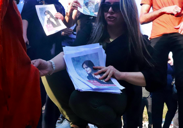 Radio Jai-El infierno iraní de los ayatolas misóginos
