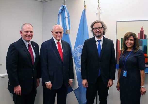 Santiago Cafiero con representantes de la comunidad judía en la ONU