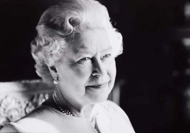 Radio Jai -9 noticias en 63 segundos: "Se confirmó la muerte de la reina Isabel II de Reino Unido después de 70 años de mandato"